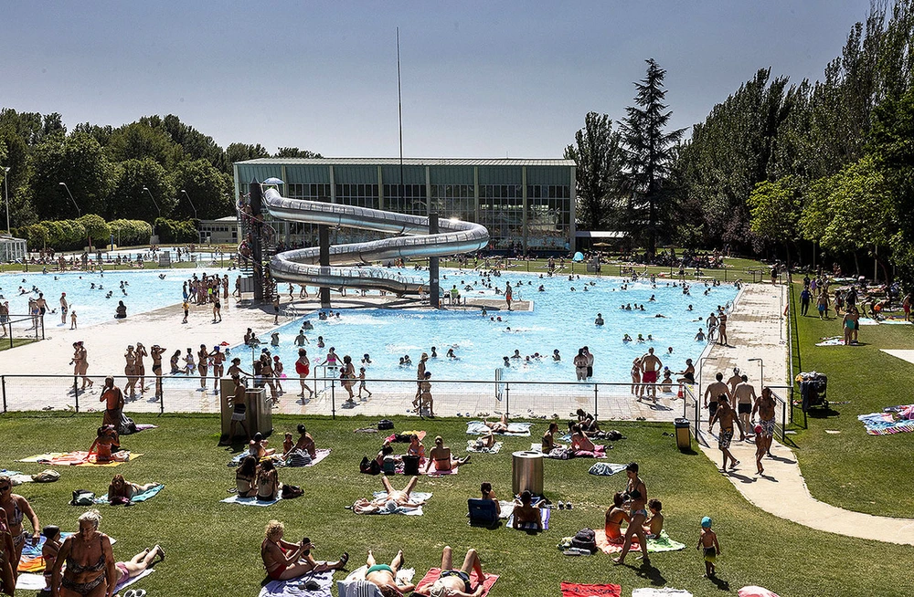 La piscina del Plantío ha tenido fugas sin reparar desde hace más de veinte años.